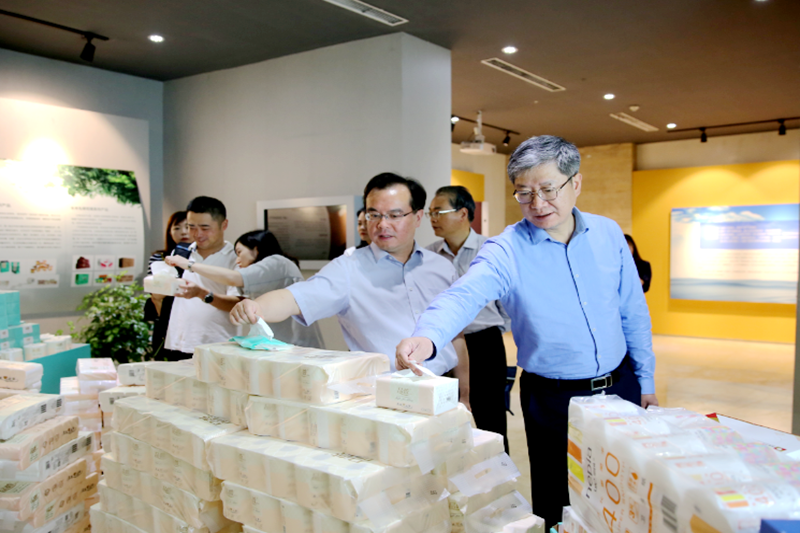 2019年 5月22日，時(shí)任浙江省社會(huì)組織綜合黨委專職副書記、省民政廳社會(huì)組織管理局局長蔡國華蒞臨景興紙業(yè)調(diào)研企業(yè)發(fā)展情況和黨建工作