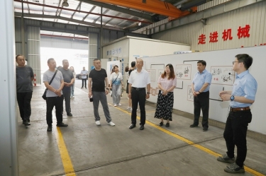 實地觀摩促交流 技能賦能助發(fā)展 | 山東省淄博市淄川區(qū)總工會黨組成員、副主席馮進明一行蒞臨景興紙業(yè)調(diào)研交流